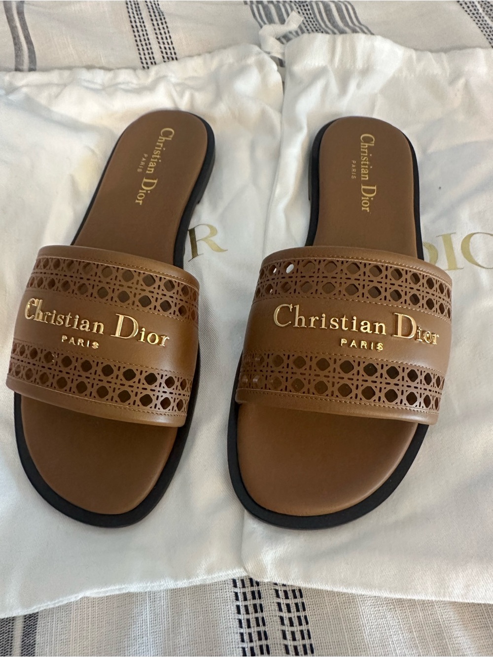 D-Lane Slide Camel Calfskin with Openwork Microcannage Motif 37